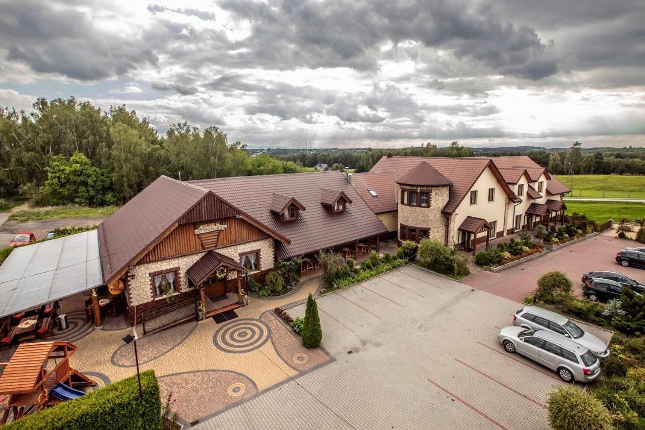 Hotel Zajazd Chata Staropolska Mszana Exteriér fotografie